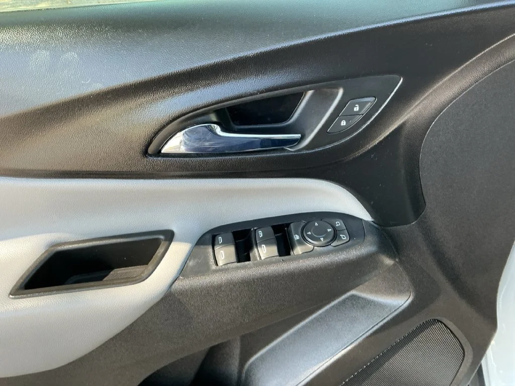 Used 2019 SUMMIT WHITE Chevrolet LT image 10