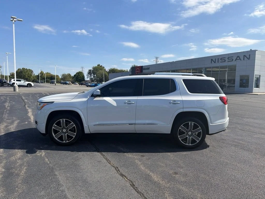 Used 2019 WHITE FROST TRICOAT GMC Denali image 4