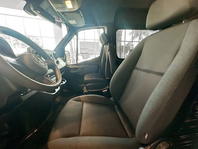 New 2026 Obsidian Black Metallic Mercedes-Benz Cargo 170 WB image 20