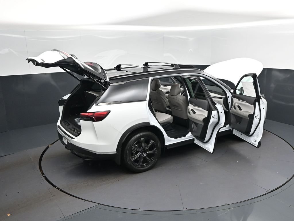 New 2027 2T RAD WHT INFINITI Autograph AWD image 50