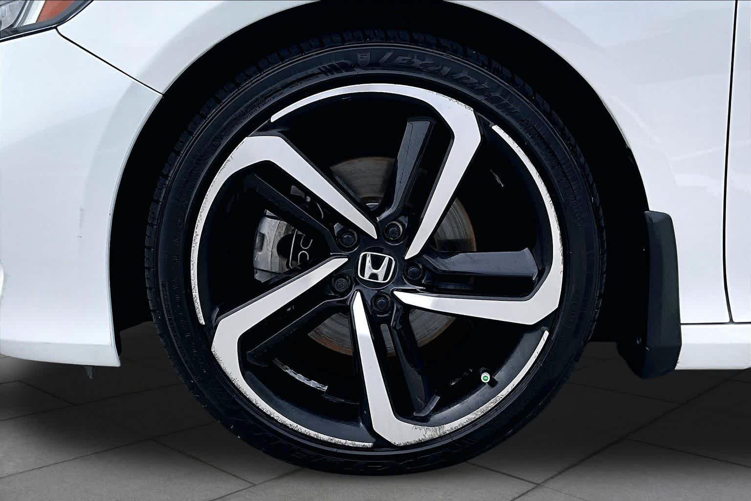 Used 2020 Platinum White Pearl Honda Sport image 11
