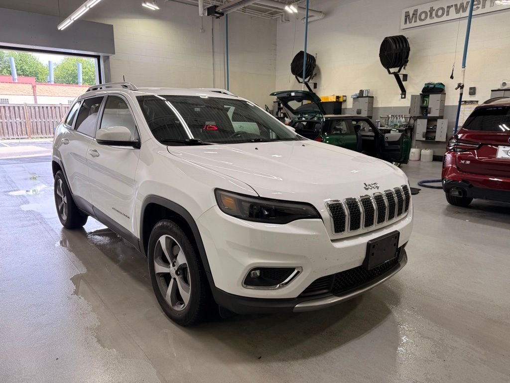 Used 2019 White Jeep  image 7