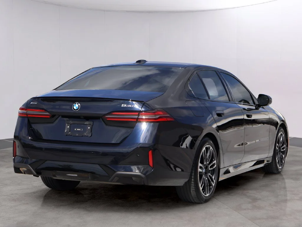 Used 2024 Carbon Black Metallic BMW 530i xDrive image 7