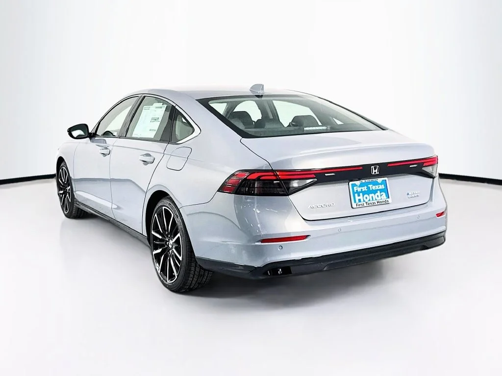 New 2026 Urban Gray Pearl Honda Touring image 5