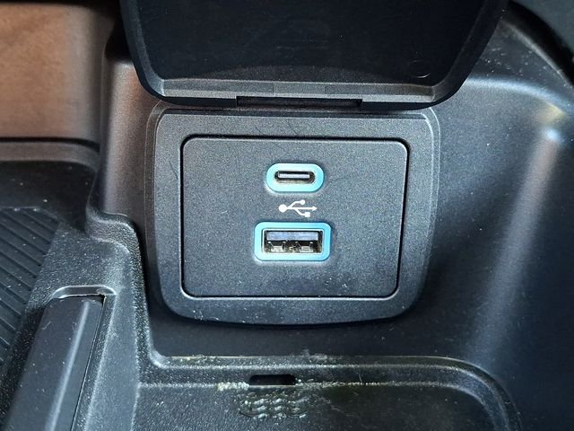 Used 2025 Green Metallic Ford Outer Banks image 23