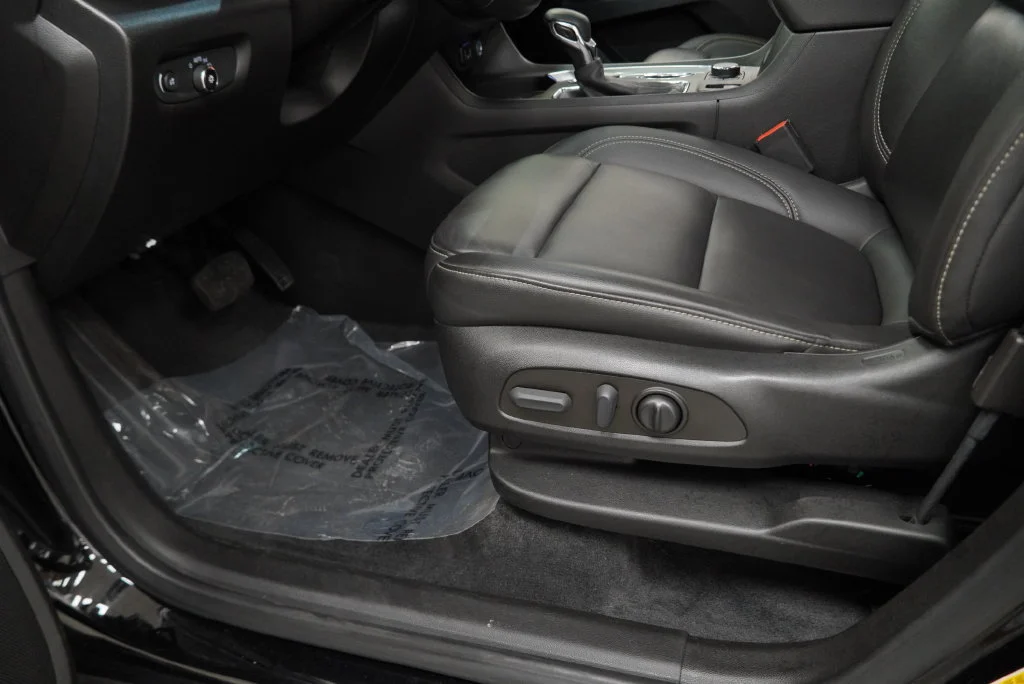 Used 2023 MOSAIC BLACK METALLIC Chevrolet LT Leather image 34
