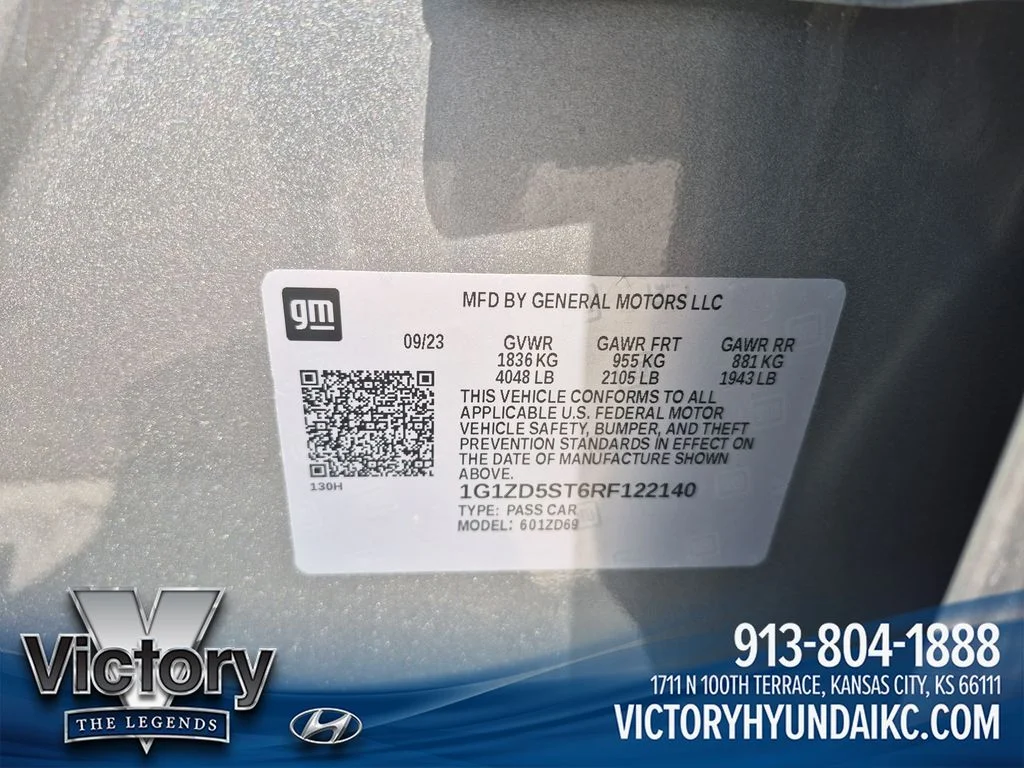Used 2024 Gray Chevrolet LT image 30