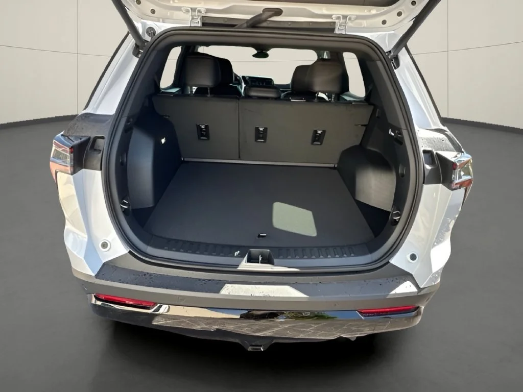 New 2027 Polar White Tricoat Chevrolet RS image 6