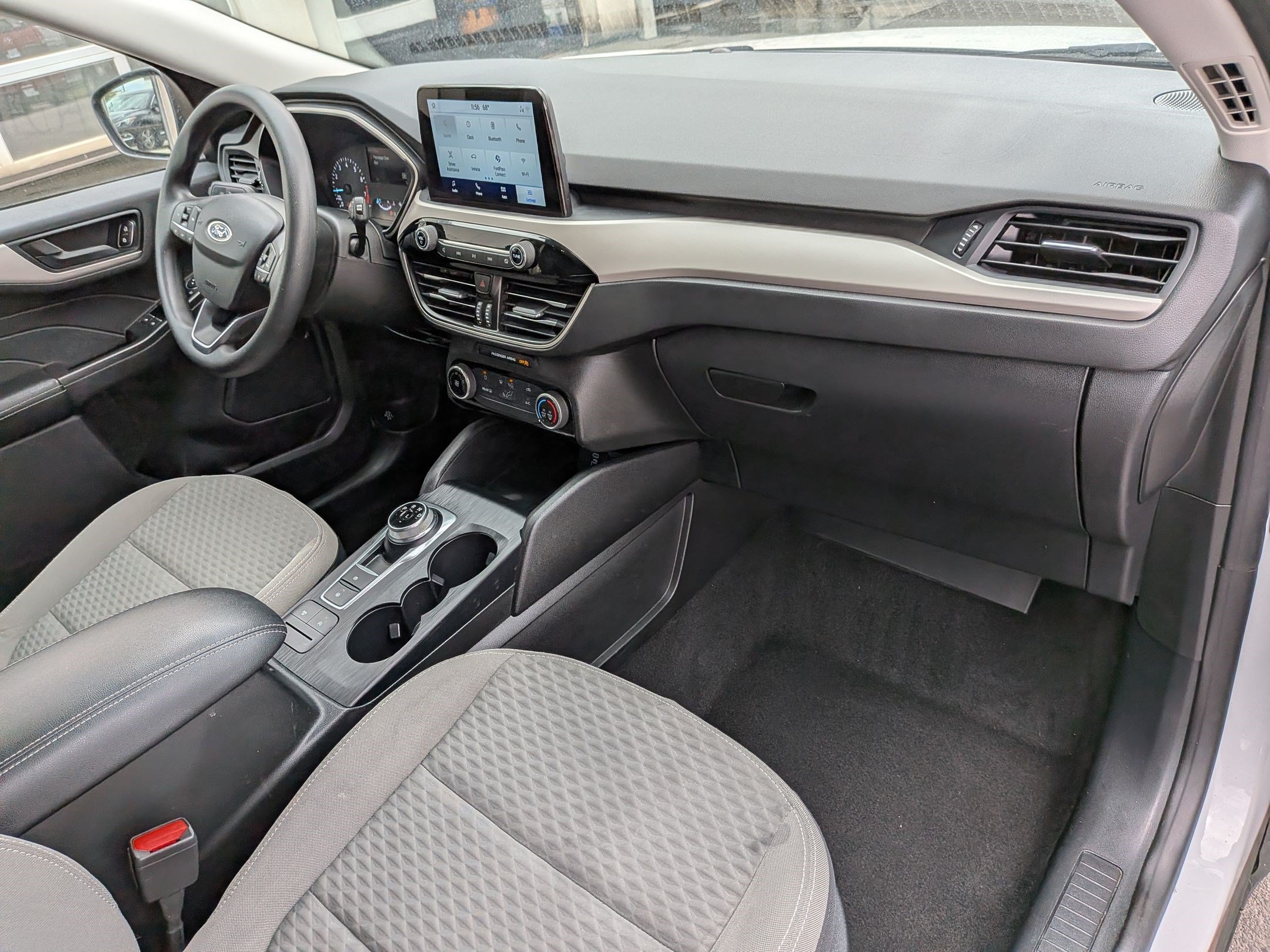 Used 2022 Oxford White Ford SE image 31