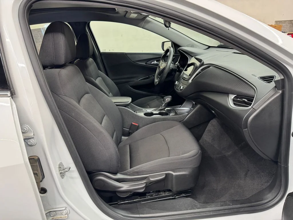 Used 2023 White Chevrolet LT image 28