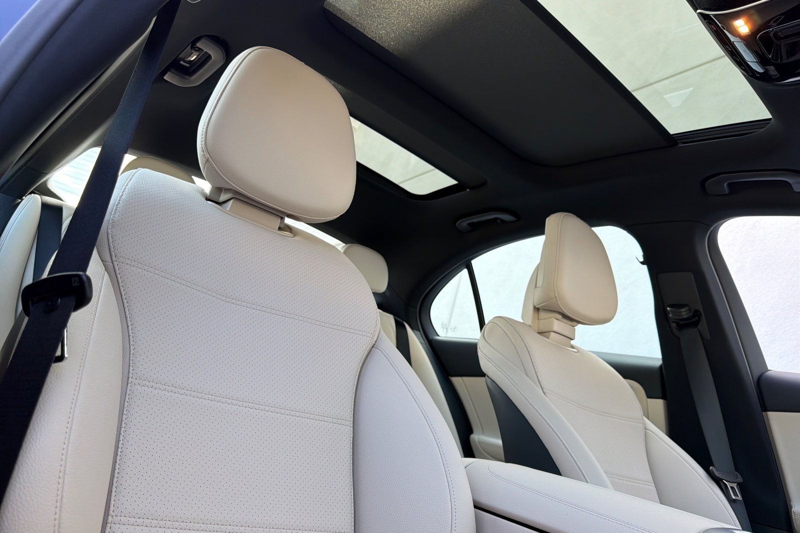 New 2026 Twilight Blue Metallic Mercedes-Benz C 300 image 32