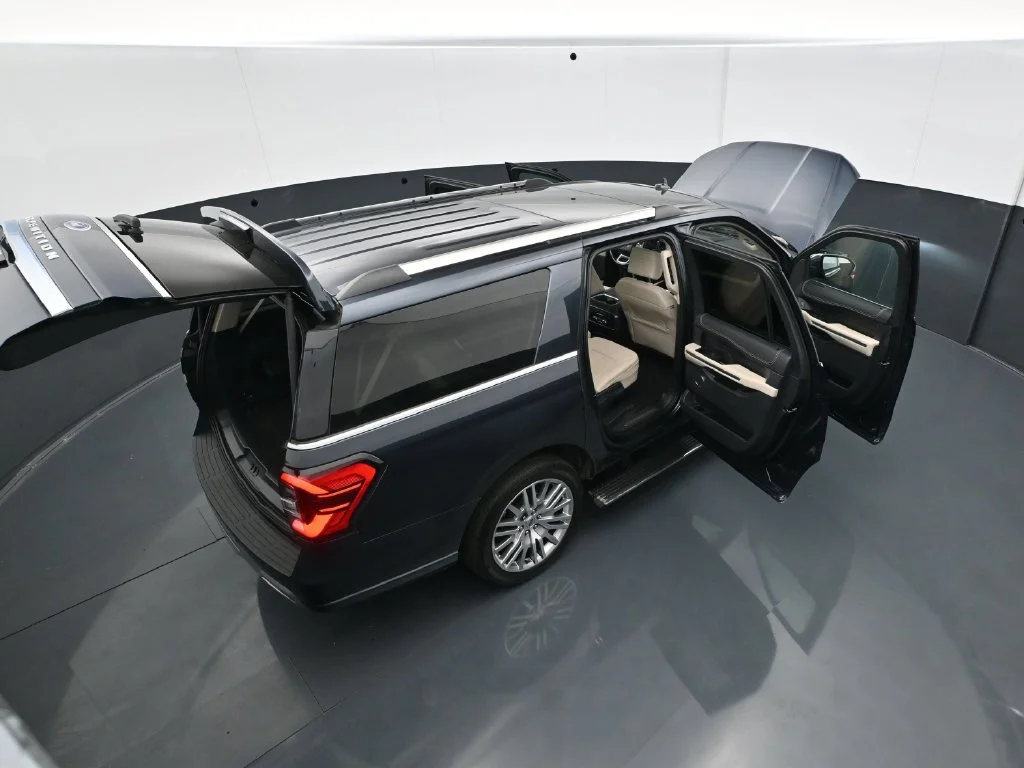 Used 2024  Ford Platinum image 44