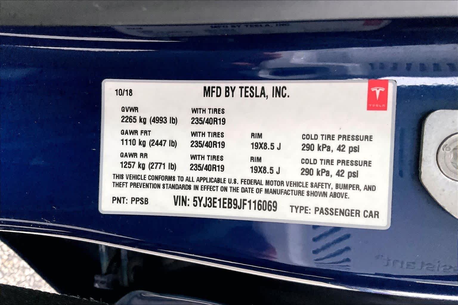 Used 2018 Deep Blue Metallic Tesla Long Range Battery image 29