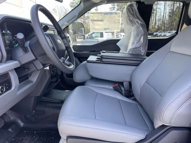 New 2026 Oxford White Ford XL image 14