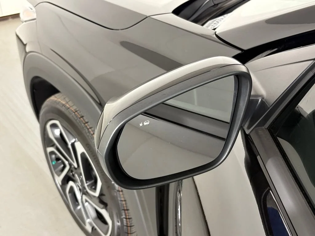 New 2026 Mosaic Black Metallic Chevrolet 2RS image 15