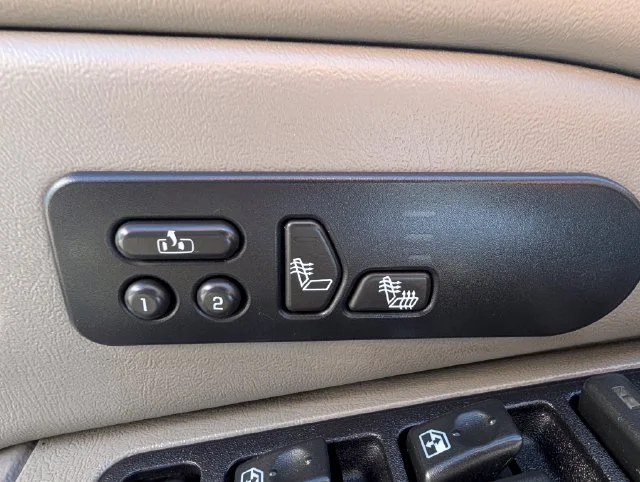 Used 2006 Gray Chevrolet LT image 23