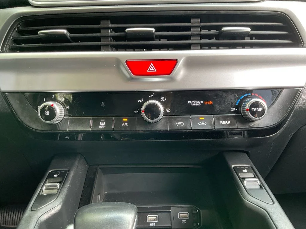 Used 2021 Black Kia S image 25
