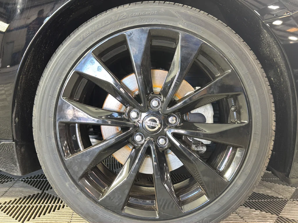 Used 2022 Black Nissan SR Xtronic CVT image 38