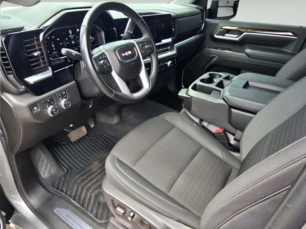 Used 2025 Sterling Metallic GMC SLE image 22