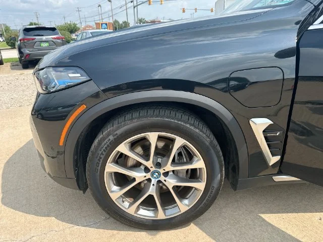Used 2024 Black BMW xDrive50e image 37