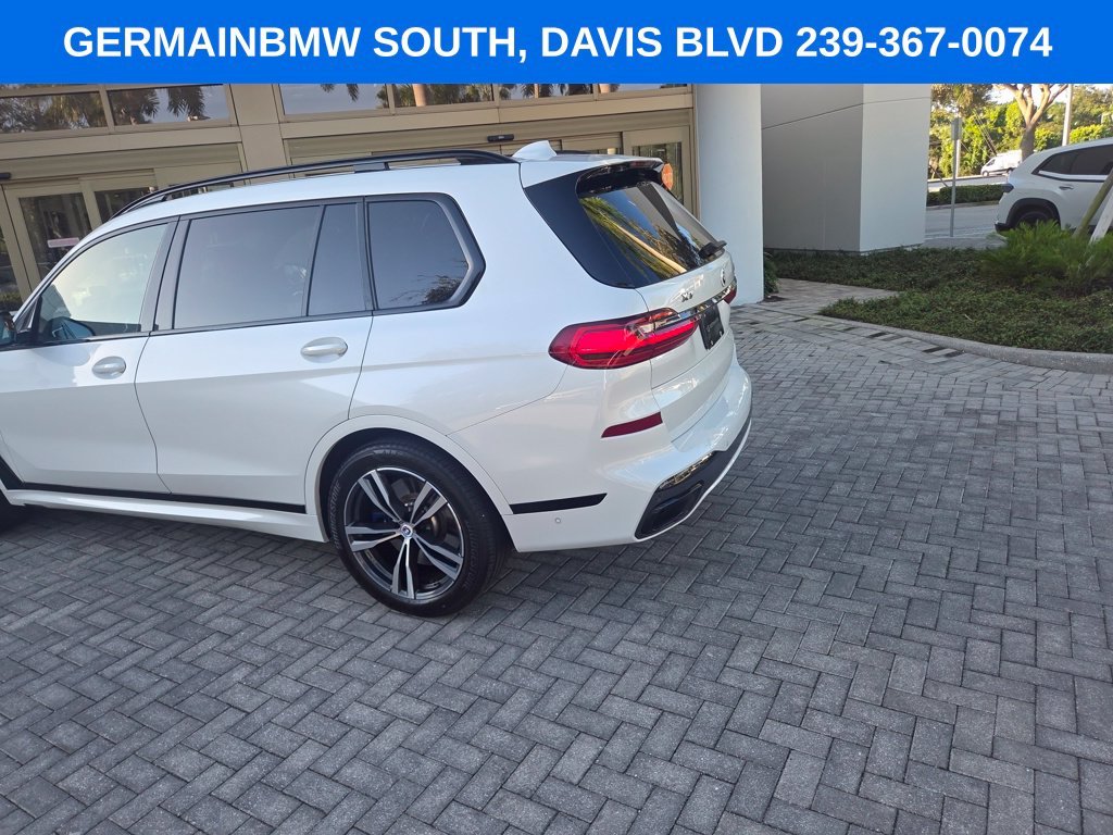 Used 2022 White Metallic BMW M50i image 14