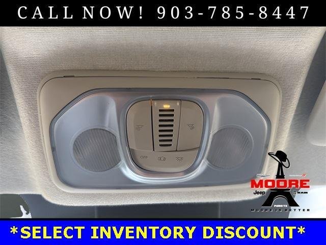 New 2026 Bright White Clearcoat RAM Tradesman image 25