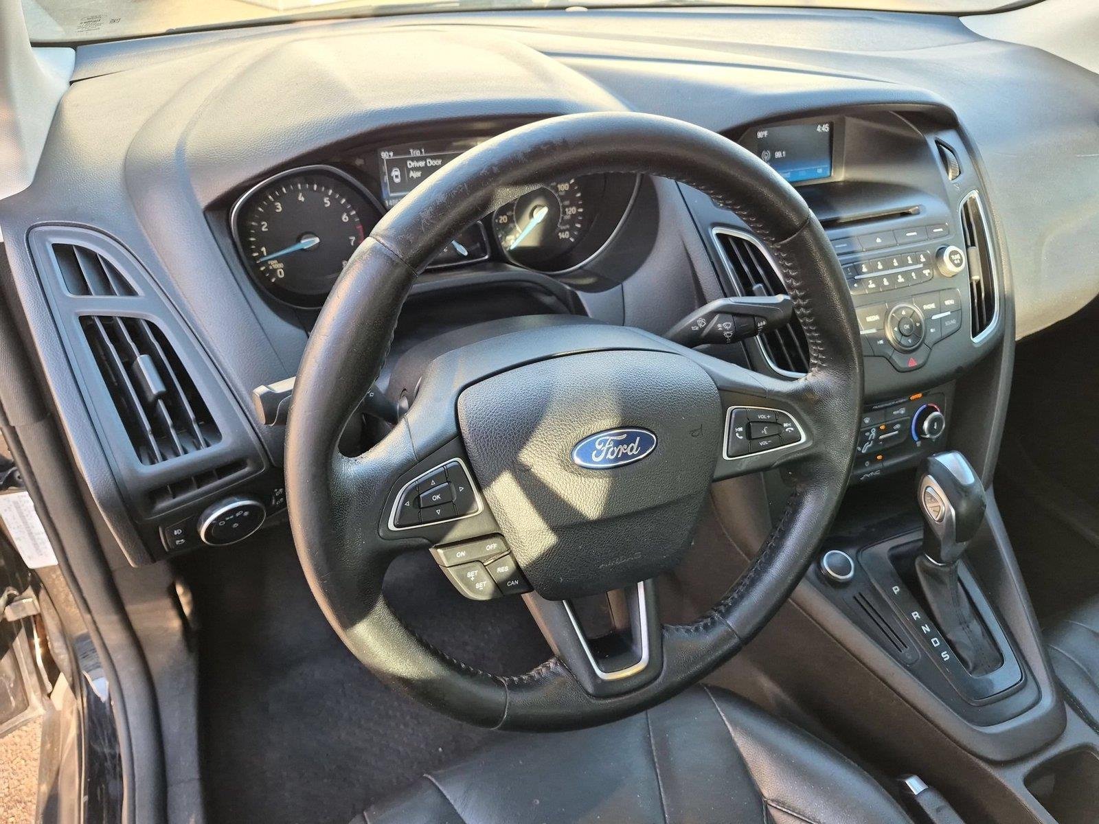 Used 2016 Shadow Black Ford SE image 18