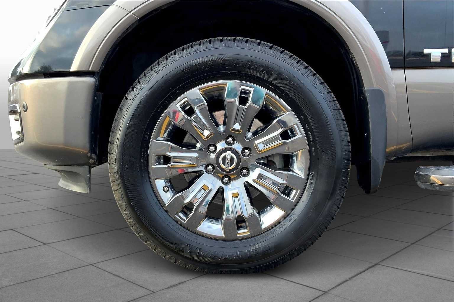 Used 2019 Magnetic Black Metallic Nissan Platinum Reserve image 10