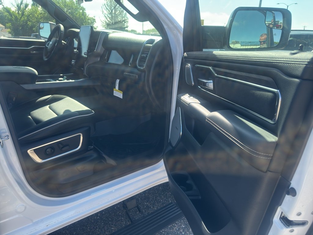 New 2026 Bright White Clear-Coat Exterior Paint RAM Laramie image 17