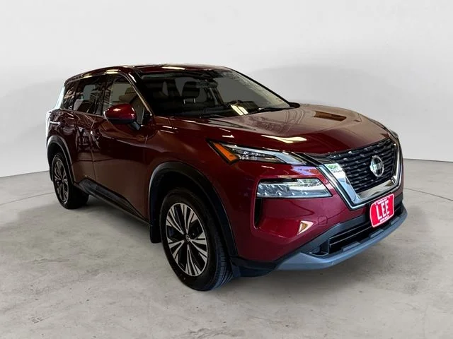 Used 2021 Red Nissan SV image 8