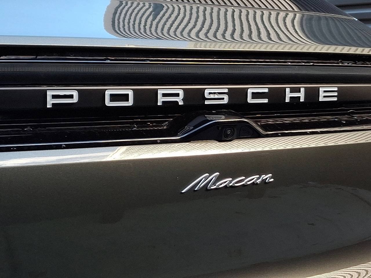 2025 Porsche Macan Base - Photo 26