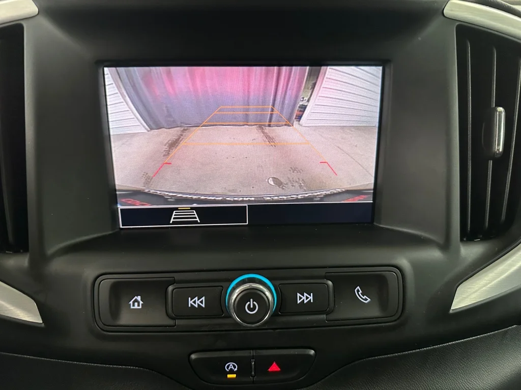 Used 2023 Sterling Metallic GMC SLE image 15