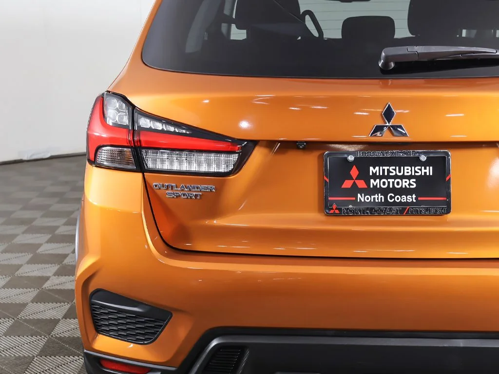 Used 2022  Mitsubishi 2.0 ES image 12