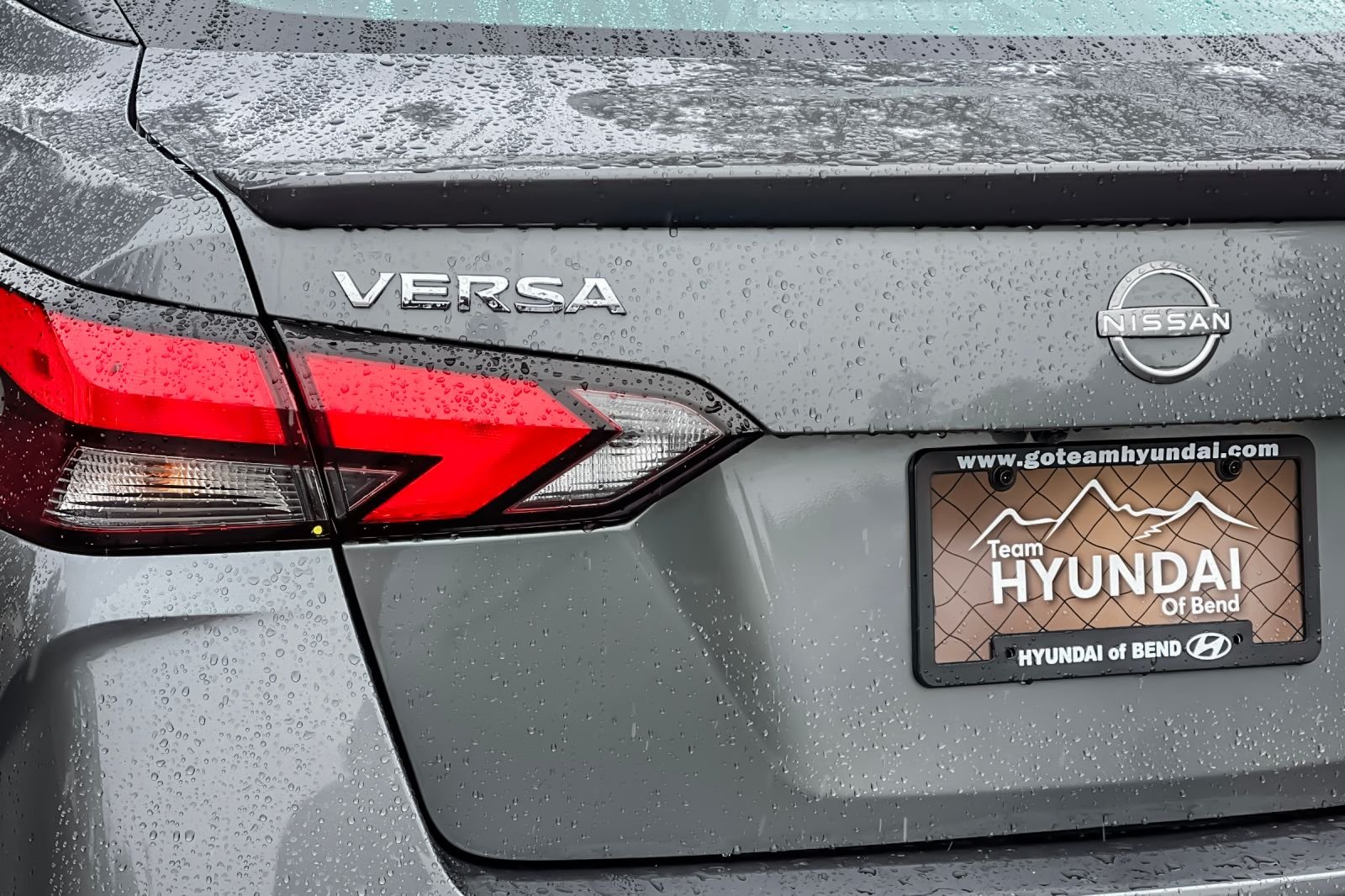 2025 Nissan Versa Sedan SR - Photo 38