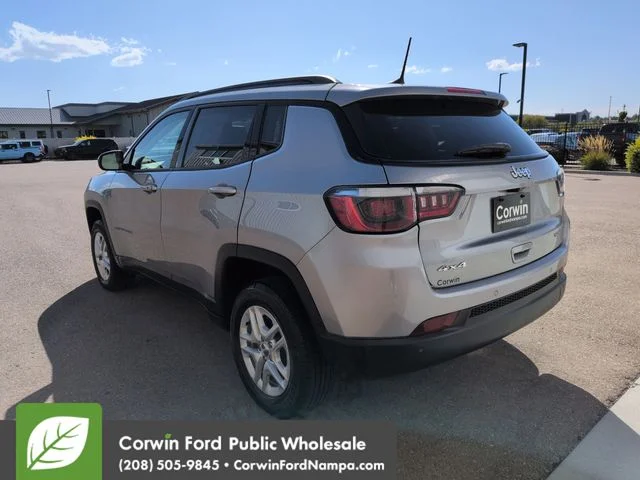 Used 2018 Billet Silver Metallic Clearcoat Jeep  image 5