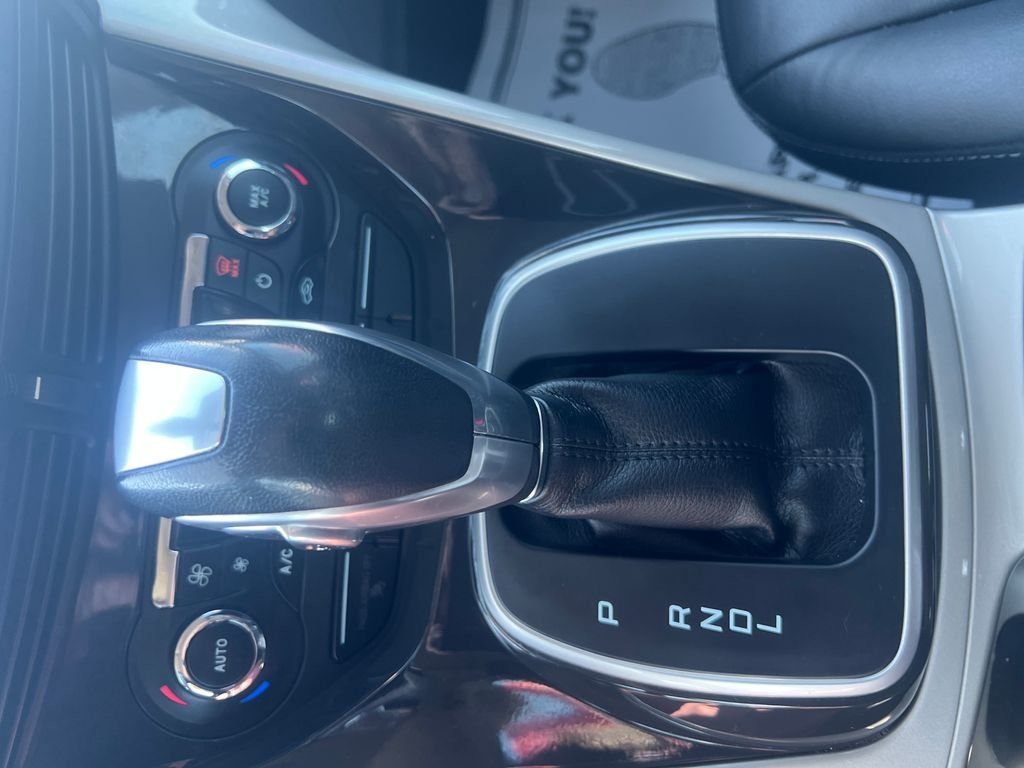 Used 2016 Blue Ford SEL image 17