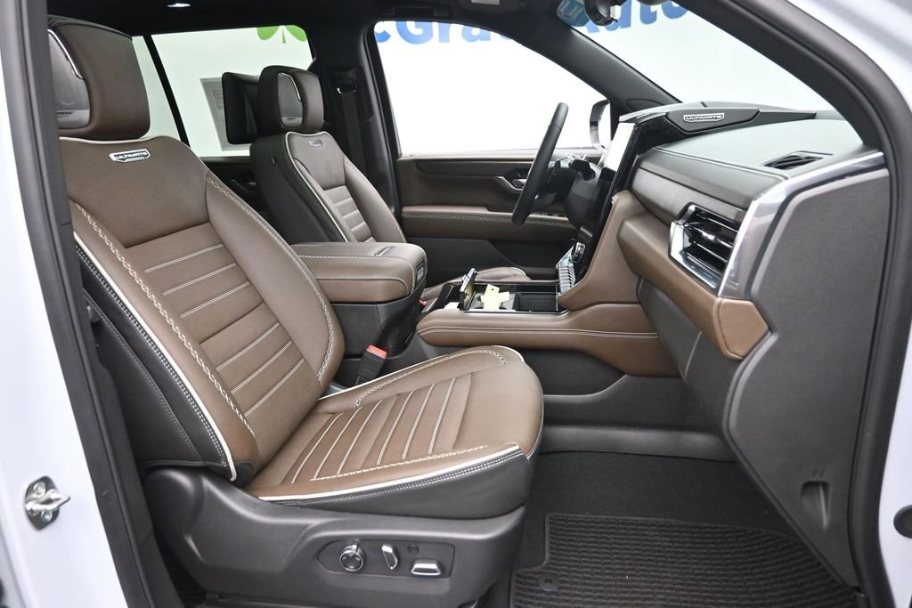 Used 2026 White GMC Denali Ultimate image 9