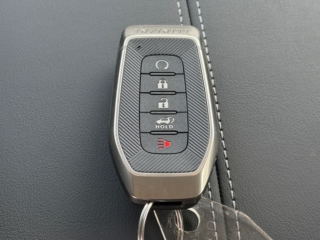 New 2027 HARBOR GRAY INFINITI Luxe FWD image 19