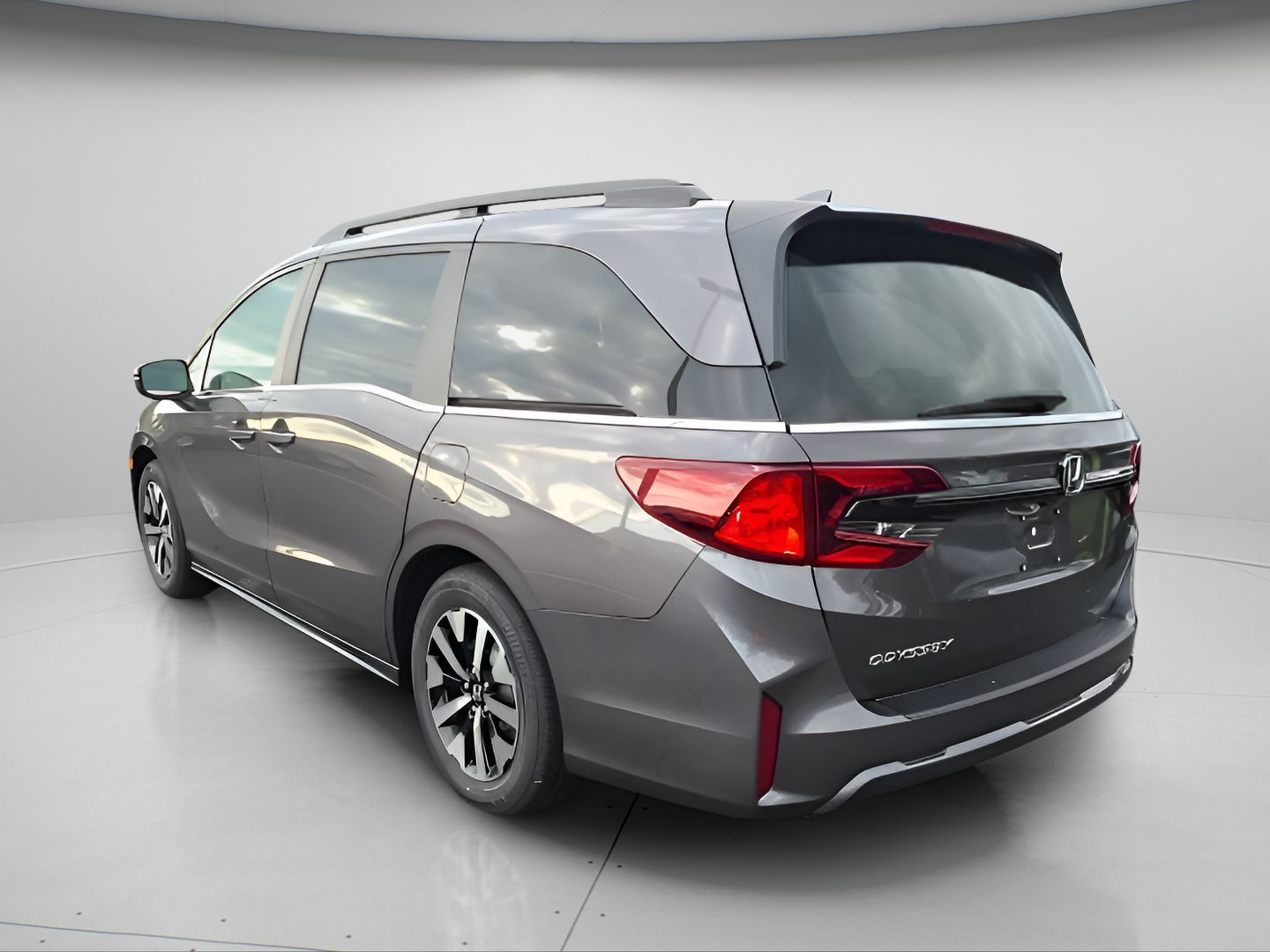 New 2027 Modern Steel Metallic Honda EX-L image 4