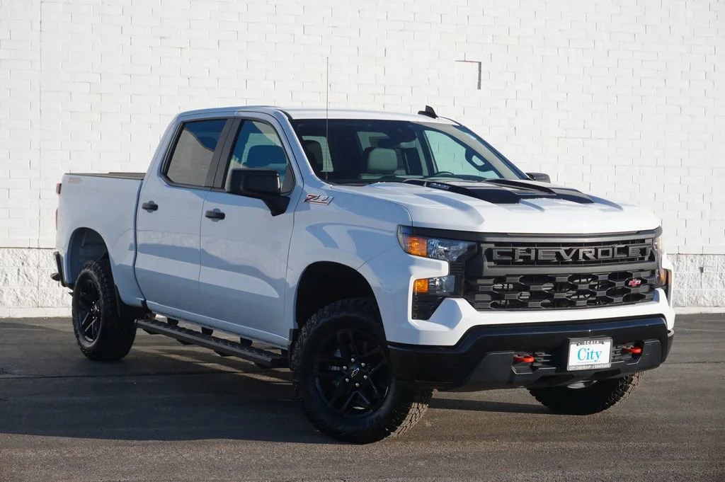 New 2026 Summit White Chevrolet Custom Trail Boss image 3