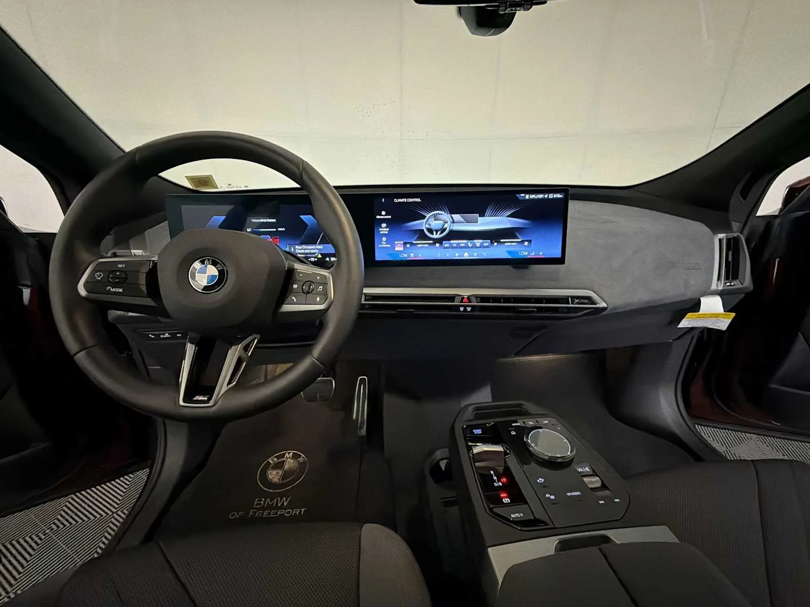 Used 2026 Aventurin Red Metallic BMW xDrive60 image 17