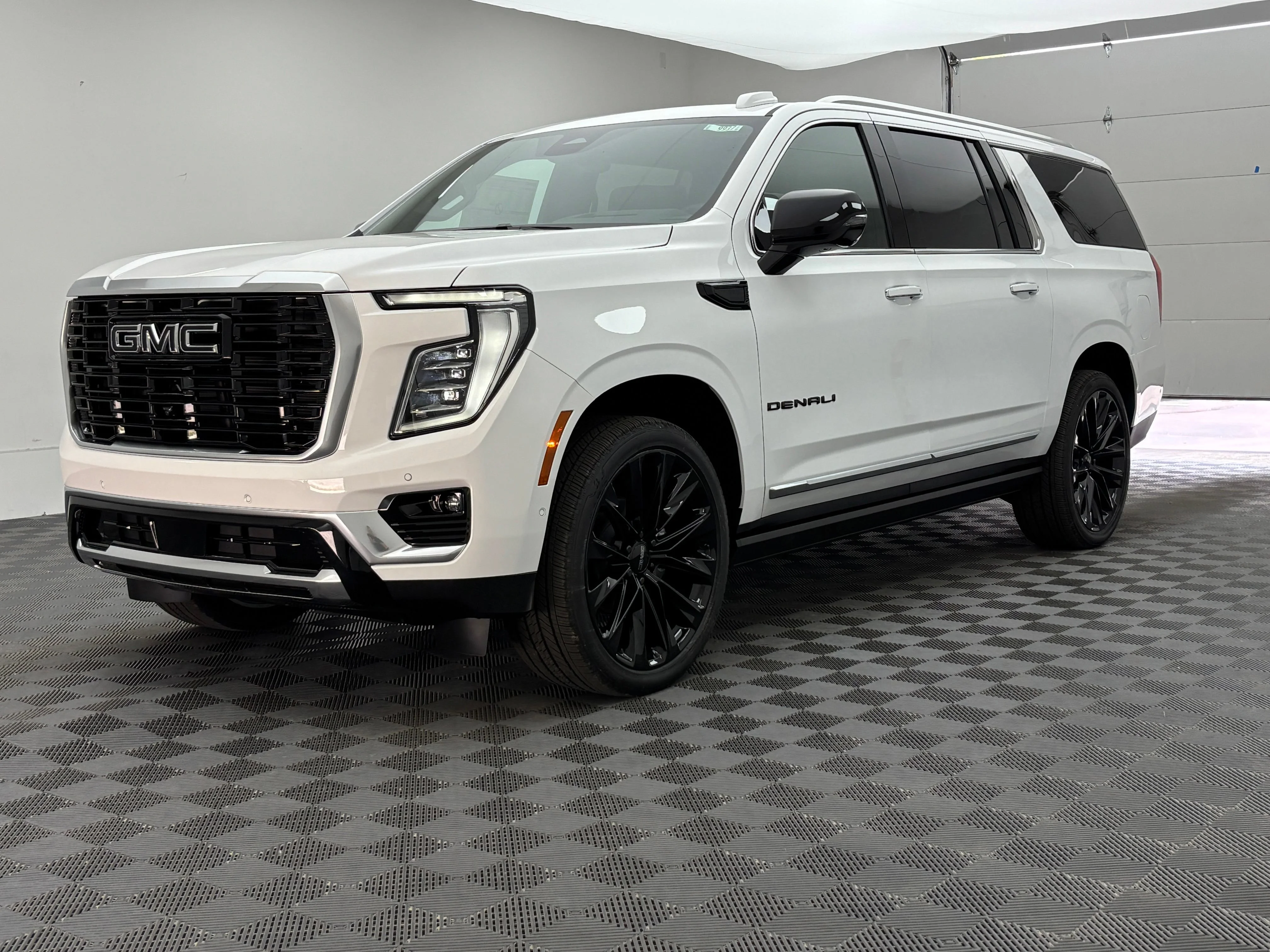 2026 GMC Yukon XL Denali - Photo 2