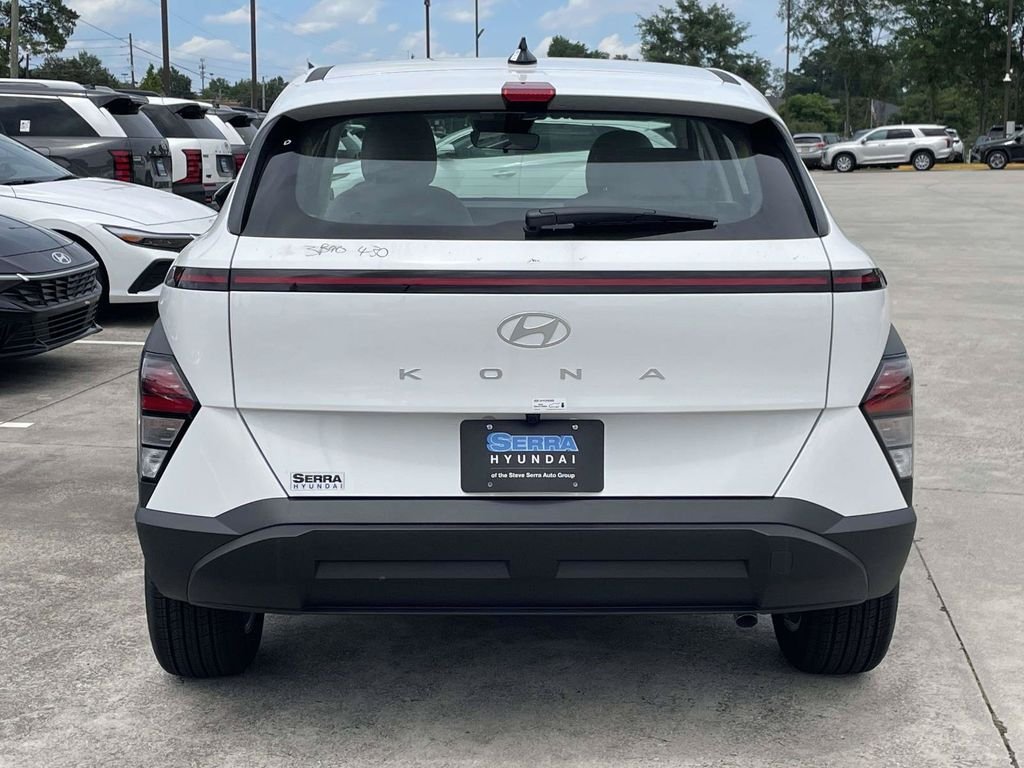 New 2026 White Hyundai SE FWD image 4