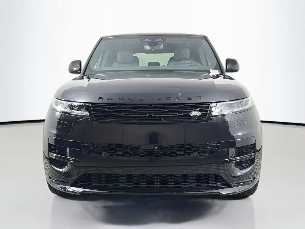 New 2026 Santorini Black Land Rover Dynamic SE image 2