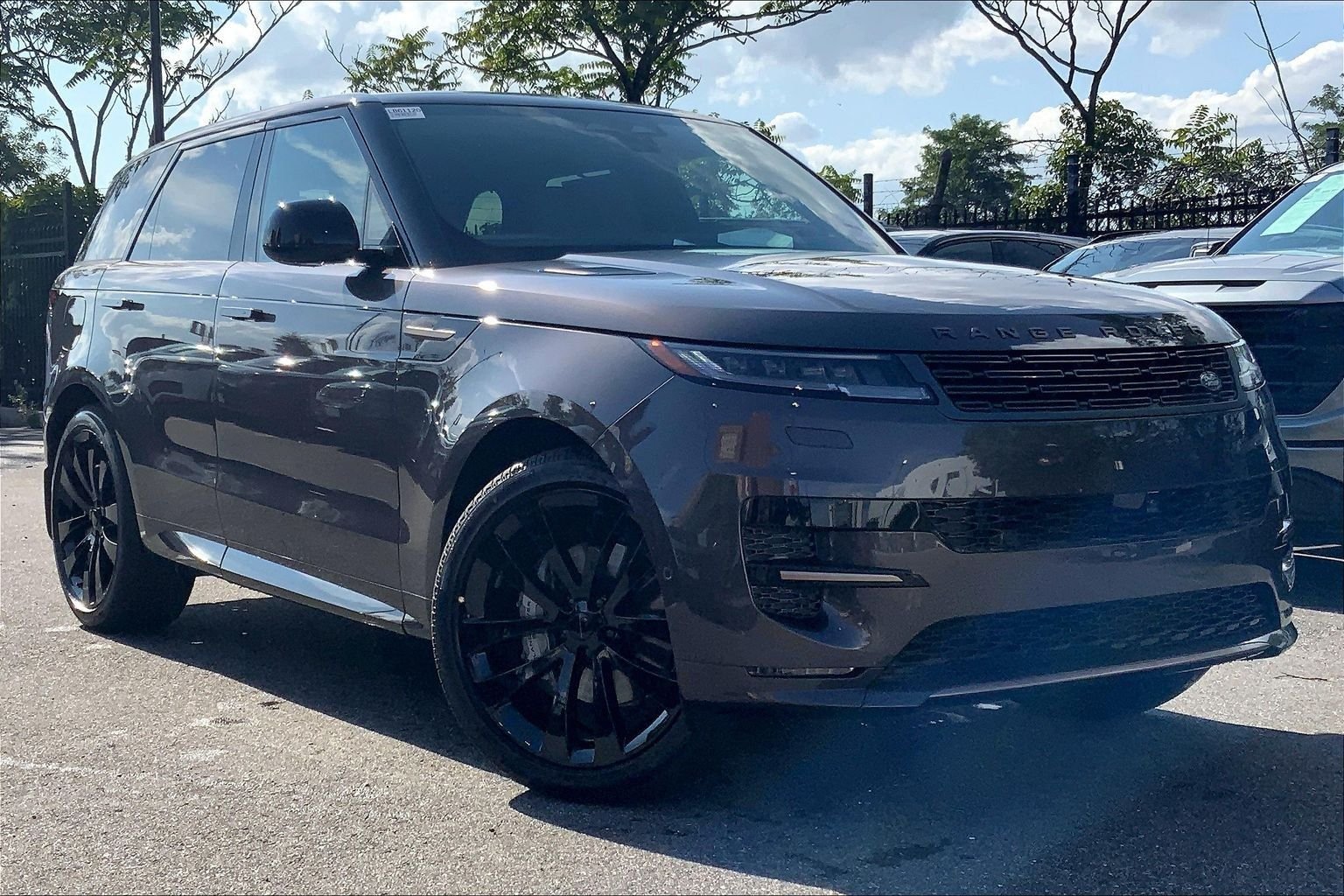 New 2026 Charente Grey Land Rover Dynamic SE image 2