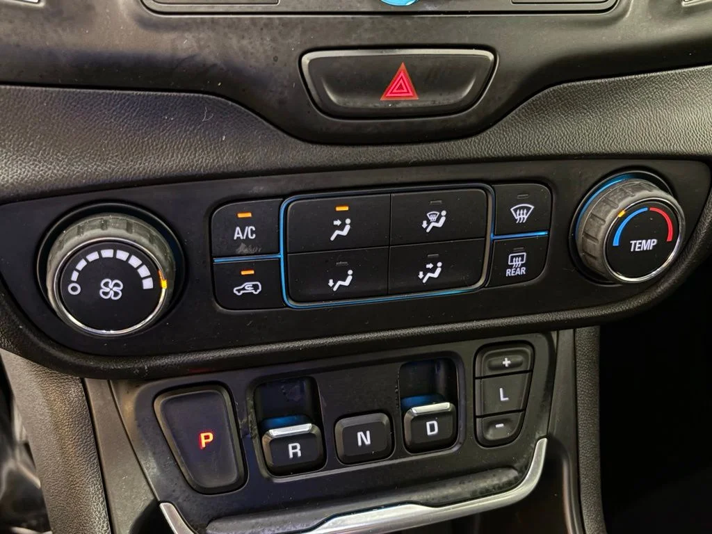 Used 2019 Black GMC SLE image 26