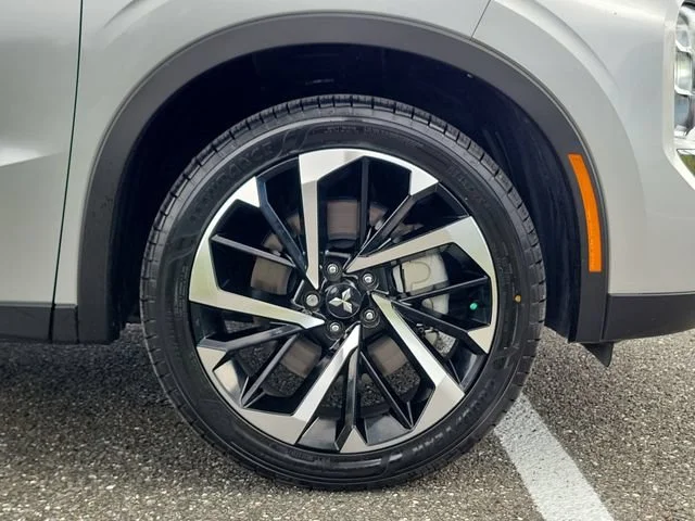 2024 Mitsubishi Outlander SE - Photo 6