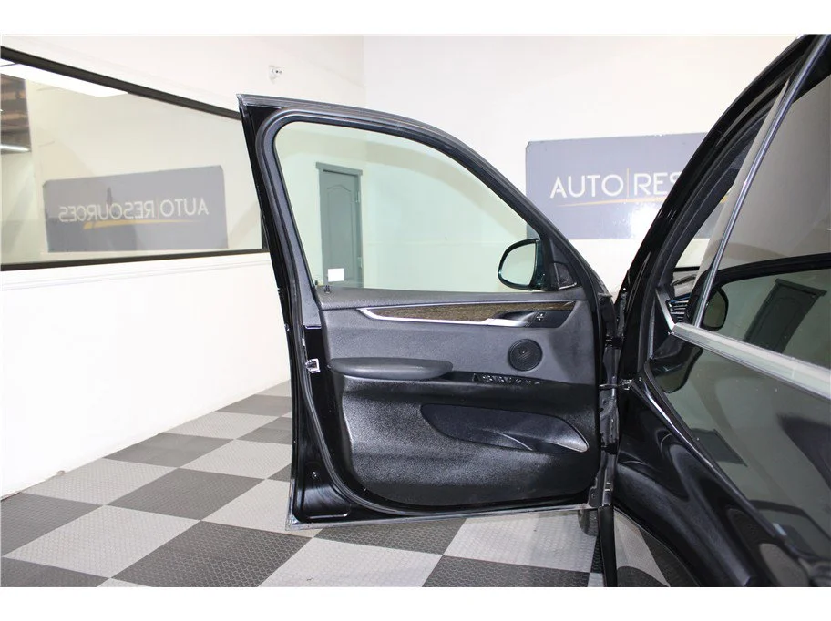 Used 2017 Black BMW sDrive35i image 11