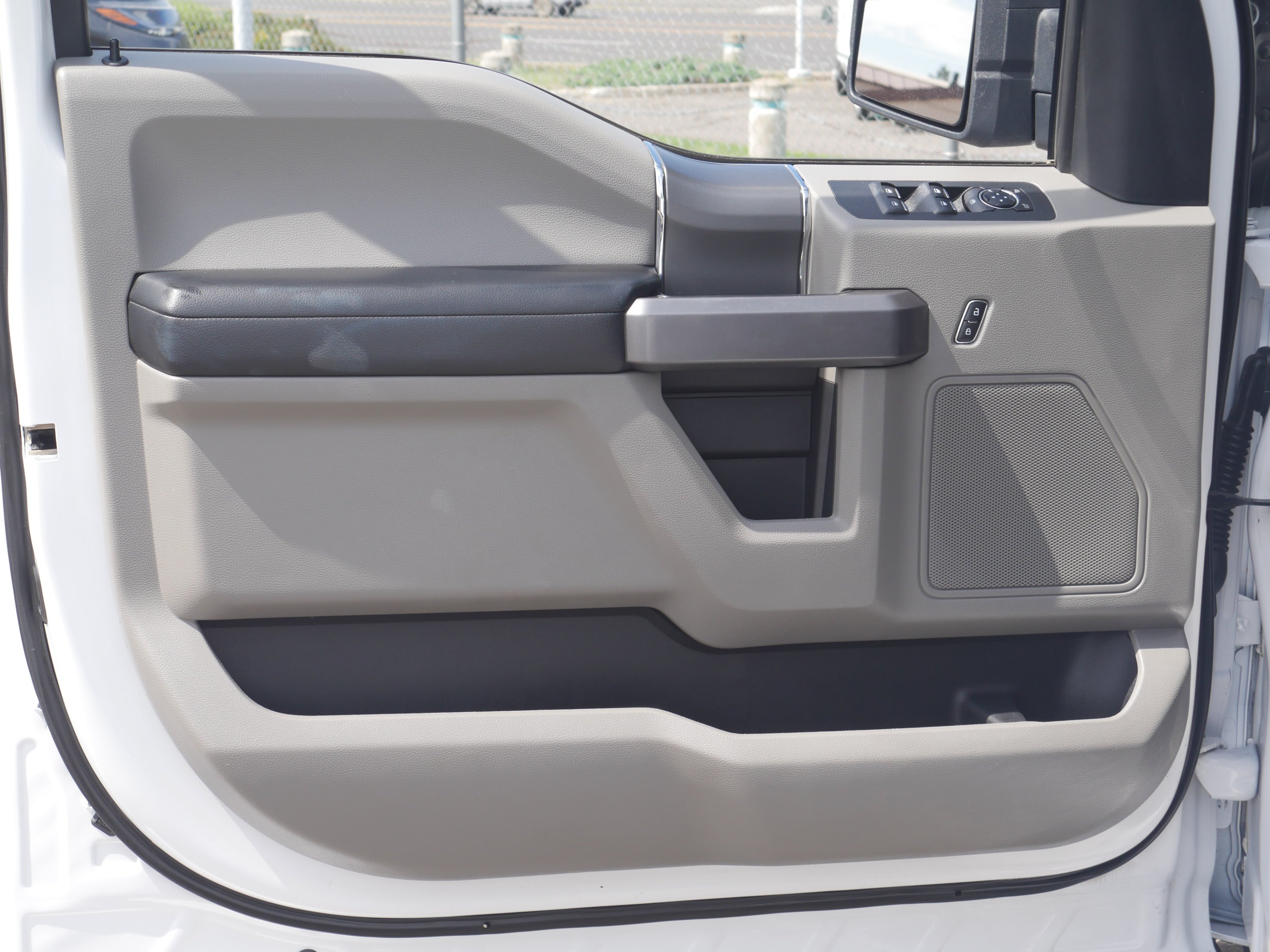 Used 2020 Oxford White Ford XLT image 28