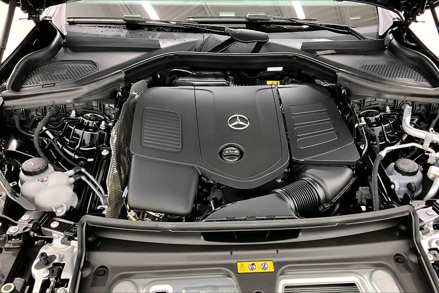 New 2026 Black Mercedes-Benz GLC 300 image 16
